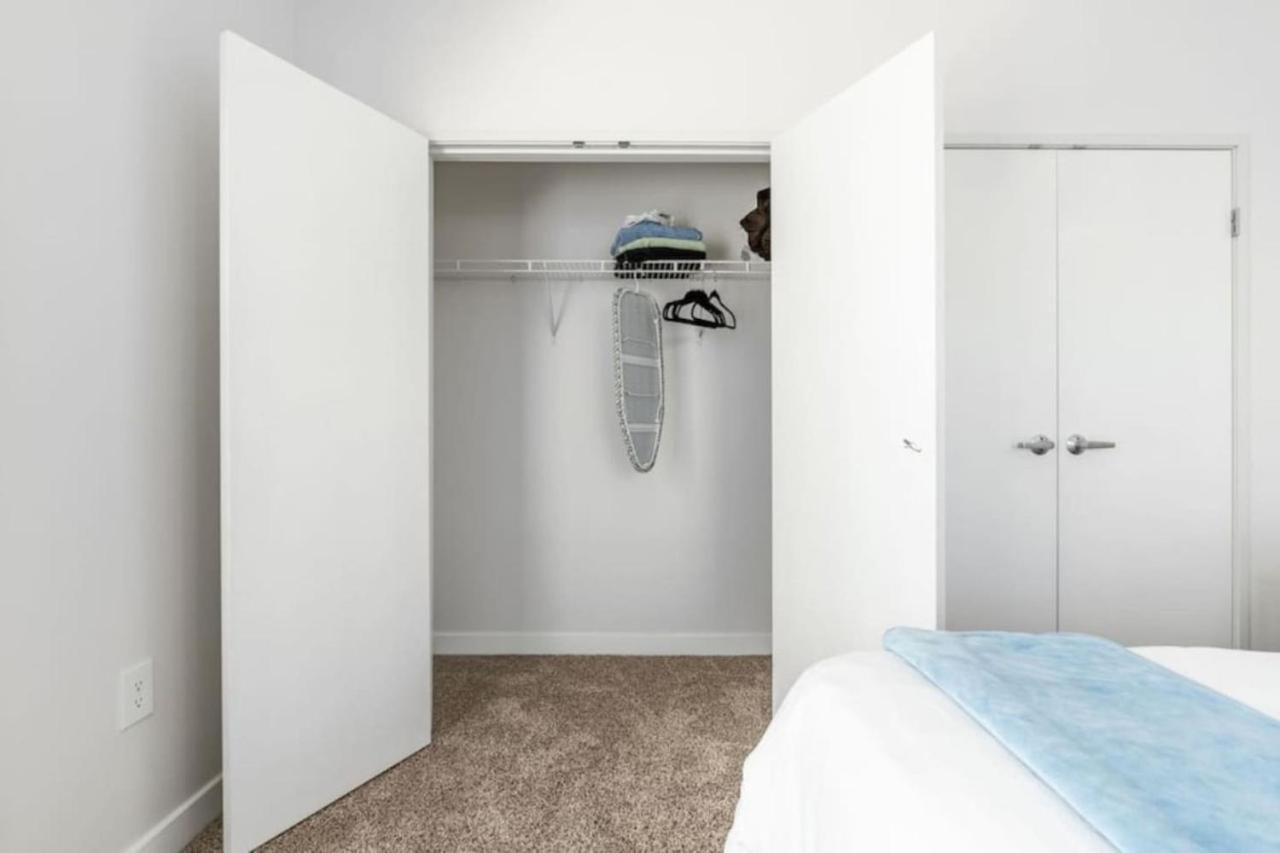 Downtown Indy Private Room - Shared Индианаполис Екстериор снимка