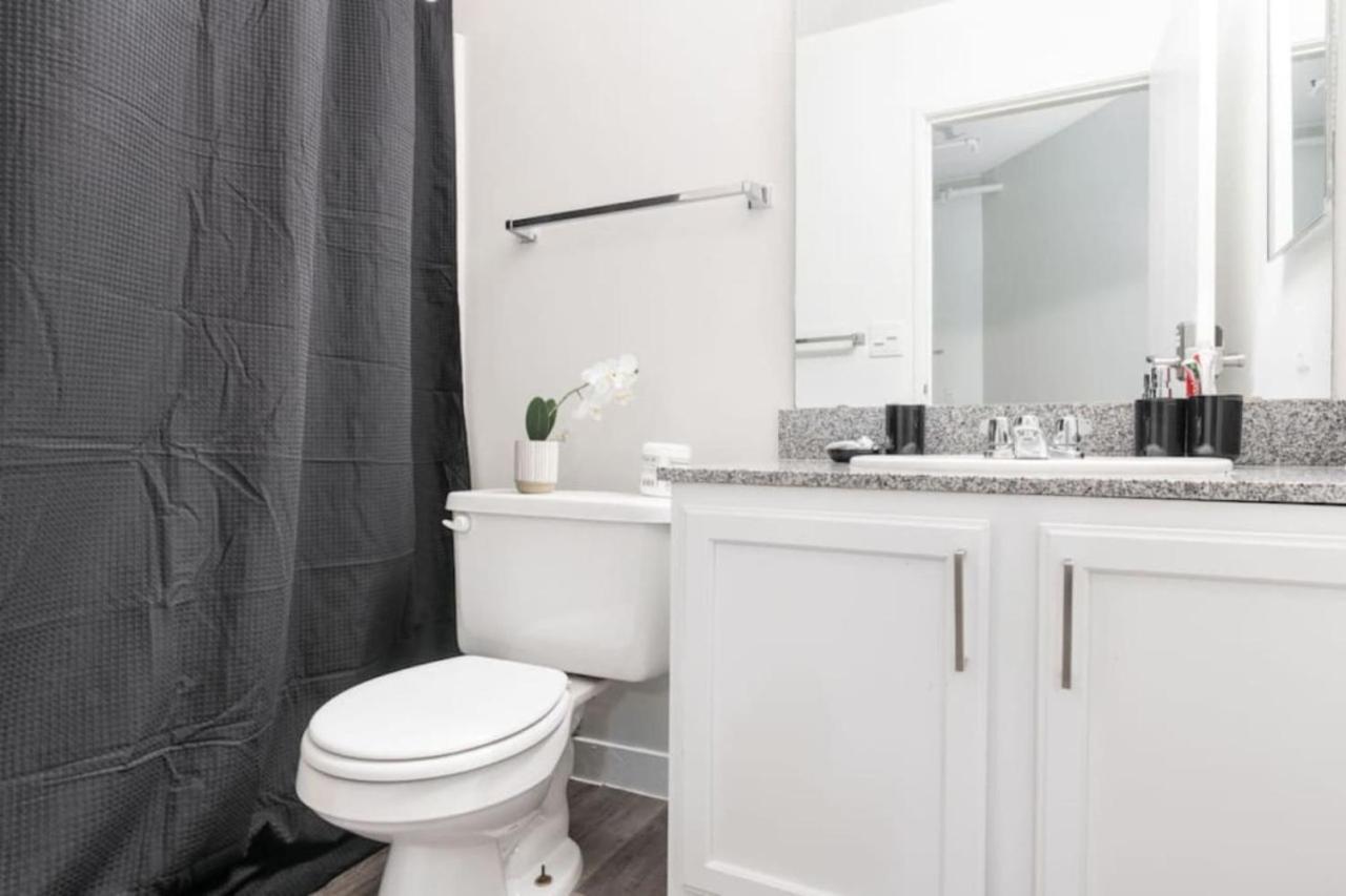 Downtown Indy Private Room - Shared Индианаполис Екстериор снимка